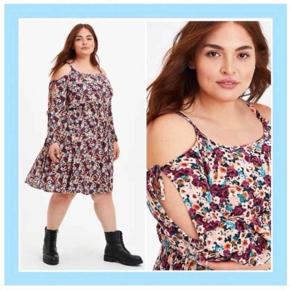 TORRID Ditsy Floral Open Sleeve Dress - Picture 2 of 7